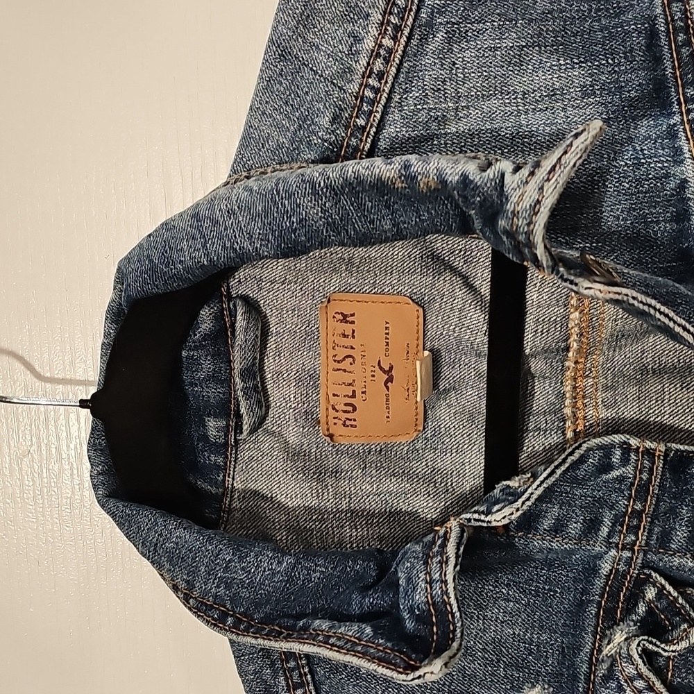 Hollister Distressed Blue Denim Jacket - Picture 9 of 9